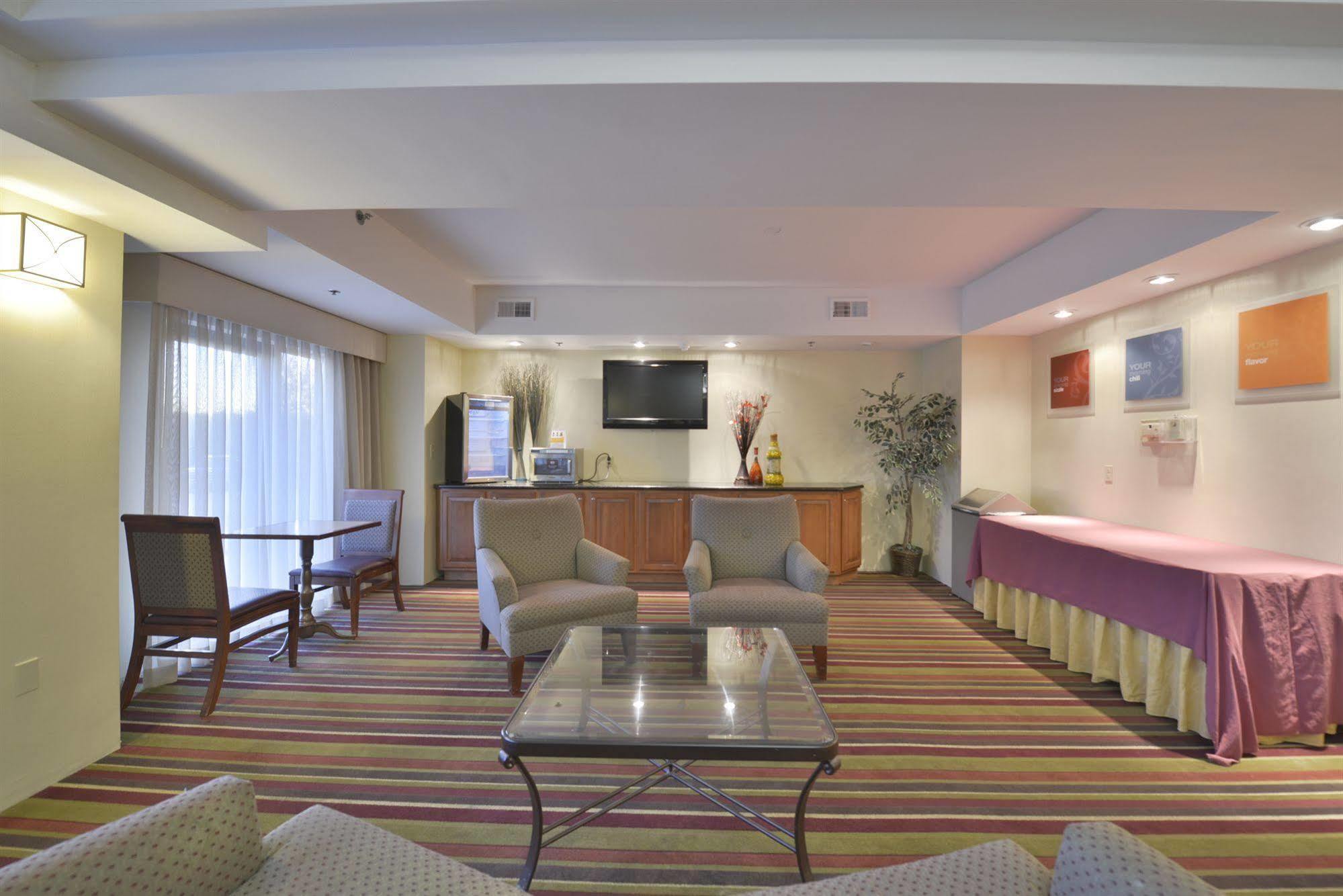 Holiday Inn Express - Lorton By Ihg מראה חיצוני תמונה
